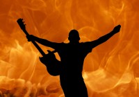 Trzy po TrzyRockowo-metalowa audycja muzyczna. Od 21 zapraszają Paweł Wadyl i Kamil Kot
