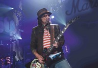 Zbiorowe szaleństwo na koncercie gitarzysty Motorhead!